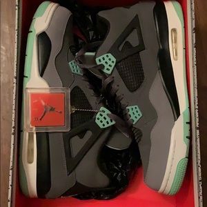 Retro Air Jordan 4 Glow